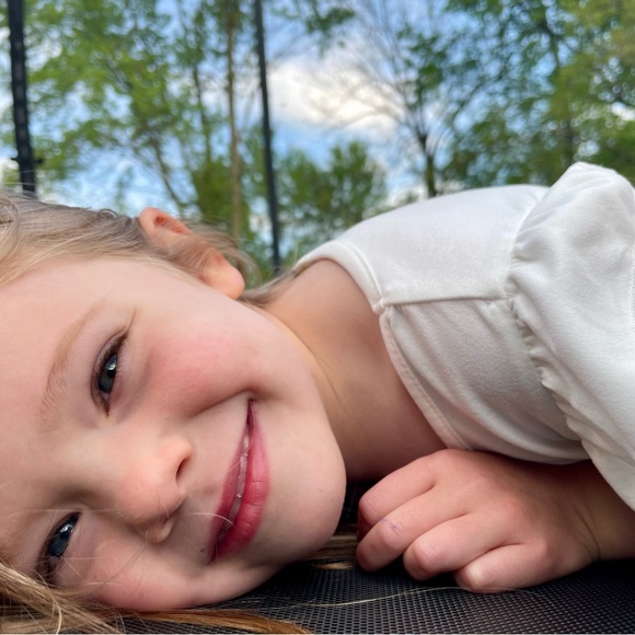 Meet your Posher, Alex - Picture 2 of 4